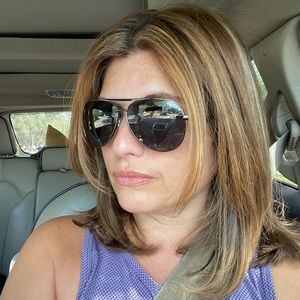 Meet your Posher, Debra